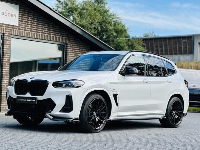 BMW X3 xDrive30e | High Executive | M-pakket | Leer | Spoilerset | Camera | Adaptive Cruise | Stuurverwarming | Inc. BTW