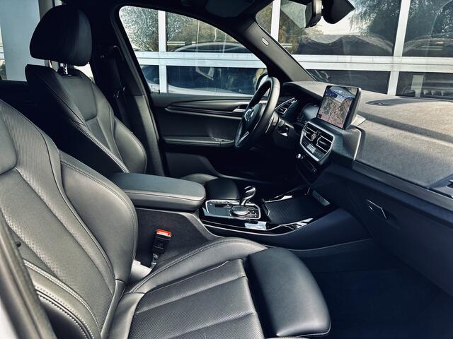 BMW X3 xDrive30e | High Executive | M-pakket | Leer | Spoilerset | Camera | Adaptive Cruise | Stuurverwarming | Inc. BTW
