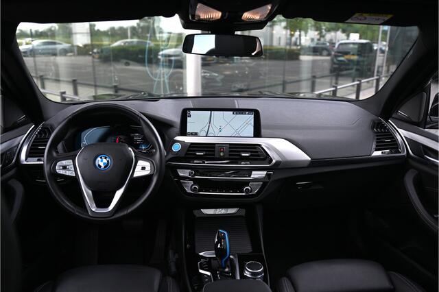 BMW X3 iX3 High Executive / Sportstoelen / Comfort Access / Head-Up / Harman Kardon / Adaptieve LED / Parking Assistant Plus