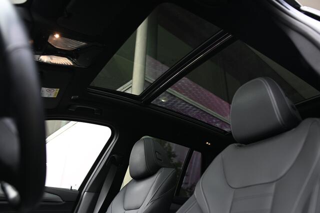 BMW X3 iX3 High Executive / Sportstoelen / Comfort Access / Head-Up / Harman Kardon / Adaptieve LED / Parking Assistant Plus