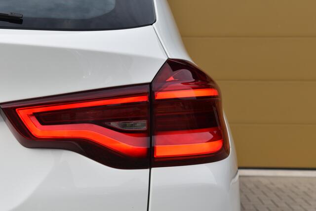 BMW X3 M40i xDrive High Executive * Panoramadak * Stoelmemory * Harman/Kardon * Head-up *