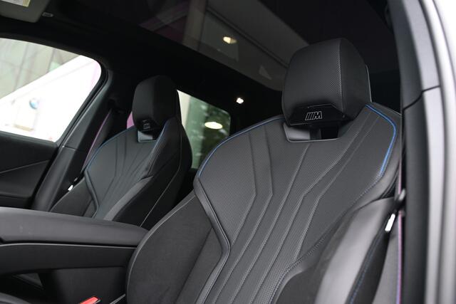 BMW X3 iX3 40 eDrive M Sport / Trekhaak / Panoramadak / M Sportstoelen / 3D Head-Up / Harman Kardon / Parking Assistant Plus