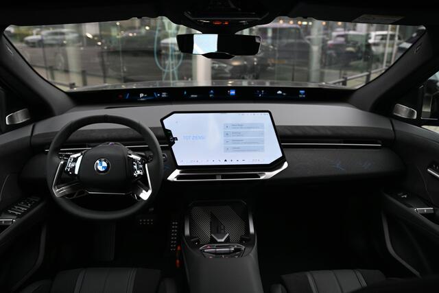 BMW X3 iX3 40 eDrive M Sport / Trekhaak / Panoramadak / M Sportstoelen / 3D Head-Up / Harman Kardon / Parking Assistant Plus