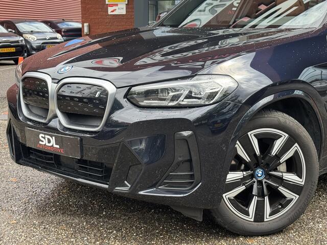 BMW X3 iX3 High Executive 80 kWh // SOH 100% // SCHUIF-KANTELDAK // LEDER+ELEK. STOELEN // ELEK. KLEP// ADAPT. CRUISE // CAMERA