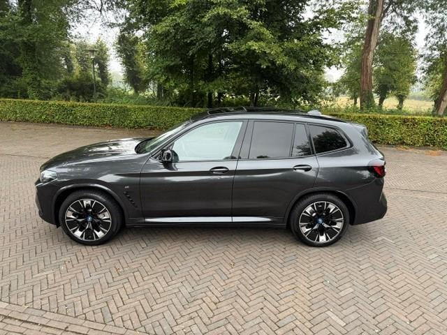 BMW X3 IX3 High Executive 80kWh M-Pakket SOH 100% Pano/Trekhaak/Headup/Acarplay/Fabrieksgarantie