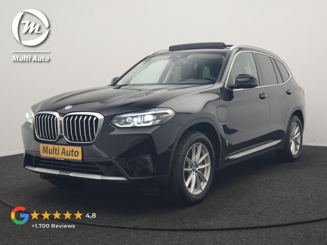 BMW X3 xDrive30e Advantage FACELIFT PHEV 293pk Dealer O.H. | Trekhaak Af Fabriek | Panodak | 360 Camera | Lederen Sportstoelen & Stuur Verwarmd | Apple Carplay | Navigatie | DAB | Virtual Cockpit | Plug In Hybrid |