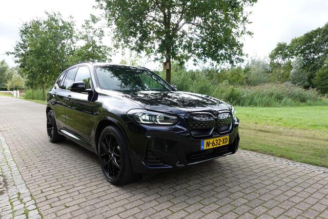BMW X3 iX3 Executive 80 kWh | Elektr. Trekhaak | Camera | Panorama dak | Adaptieve Cruise | LED | Leder |