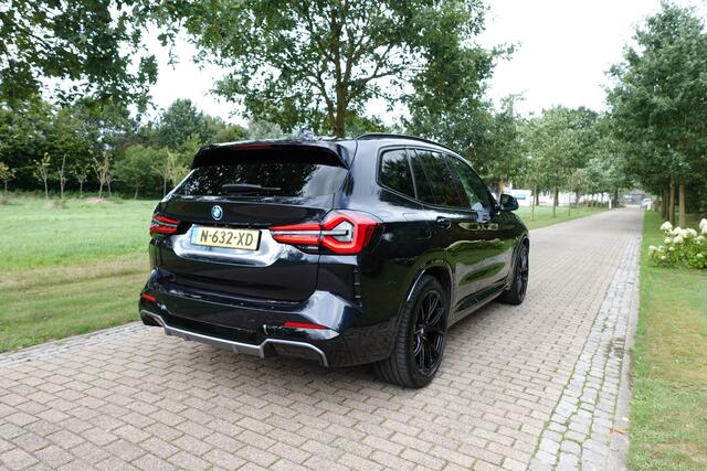 BMW X3 iX3 Executive 80 kWh | Elektr. Trekhaak | Camera | Panorama dak | Adaptieve Cruise | LED | Leder |