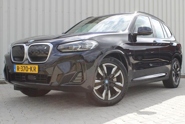 BMW X3 iX3 Executive 80 kWh met Pano | Incl. 12 maanden garantie | SOH 100% | Adaptieve cruise | Elektrische stoelen met geheugen | Stoelverwarming | Navigatie | Rijstrook sensor | Schuif/Kantel dak | Apple Carplay/Android Auto | Parkeersensoren | Parkeer camera |