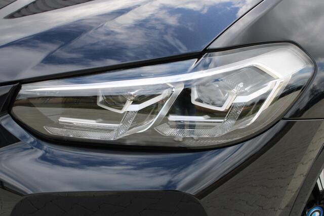 BMW X3 iX3 Executive 80 kWh met Pano | Incl. 12 maanden garantie | SOH 100% | Adaptieve cruise | Elektrische stoelen met geheugen | Stoelverwarming | Navigatie | Rijstrook sensor | Schuif/Kantel dak | Apple Carplay/Android Auto | Parkeersensoren | Parkeer camera |
