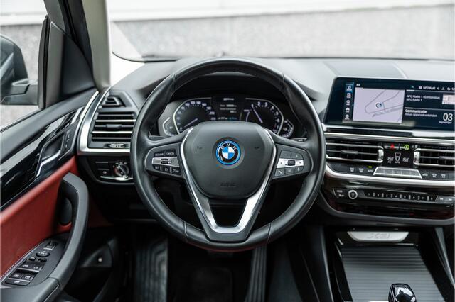 BMW X3 xDrive30e LED / Camera / All-Season / Carplay /