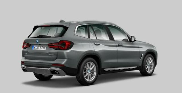 BMW X3 xDrive30e Sportstoelen - Parking Assistant - Active Guard - BMW Live Cockpit Plus - zwart hooggl. accent Perlglanz Chrome -