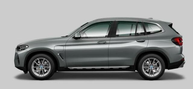 BMW X3 xDrive30e Sportstoelen - Parking Assistant - Active Guard - BMW Live Cockpit Plus - zwart hooggl. accent Perlglanz Chrome -