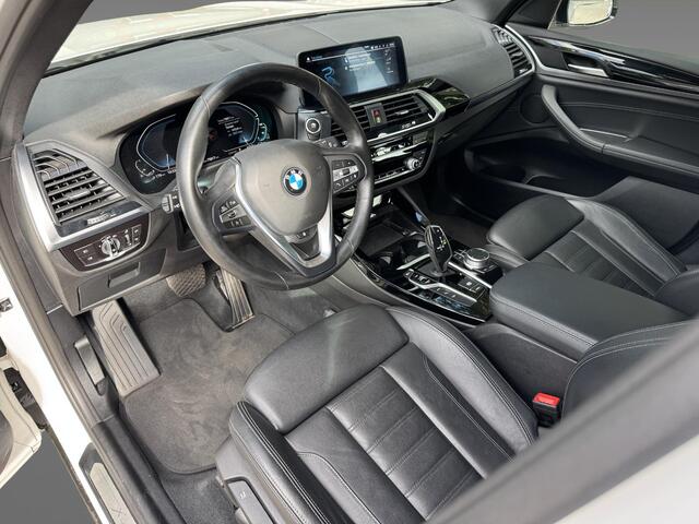 BMW X3 xDrive30e High Executive | Trekhaak met elektrisch wegklapbare kogel | Achteruitrijcamera | Driving Assistant | HiFi System | Stuurwielrand Verwarmd |
