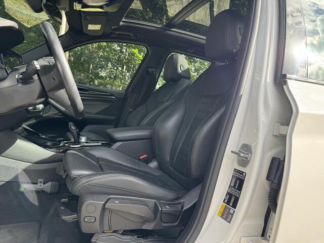 BMW X3 xDrive30e High Executive | Trekhaak met elektrisch wegklapbare kogel | Achteruitrijcamera | Driving Assistant | HiFi System | Stuurwielrand Verwarmd |