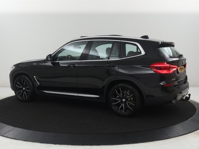 BMW X3 xDrive20i | Trekhaak | Pano-Dak | Stoelverwarming | Camera |