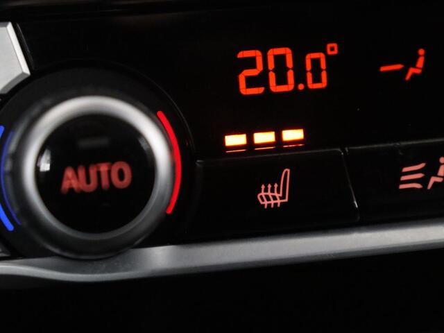 BMW X3 xDrive20i | Trekhaak | Pano-Dak | Stoelverwarming | Camera |