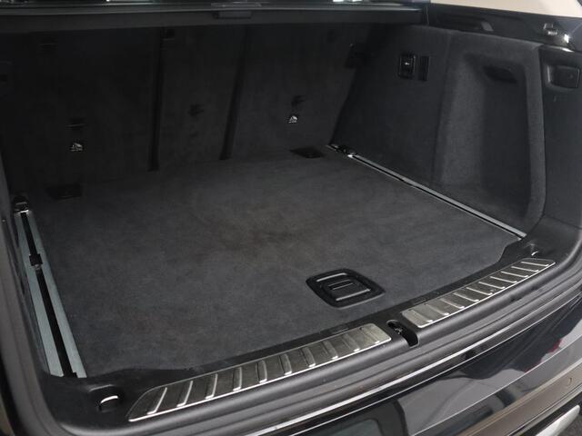 BMW X3 xDrive20i | Trekhaak | Pano-Dak | Stoelverwarming | Camera |