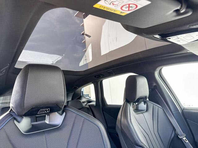 BMW X3 iX3 50 xDrive M-Sport Pro / Glazen Dak / Parking Prof / 22 Inch / Comfort Acces / Getinte Ramen Achter / Harman Kardon / Head Up / Driving Plus / Ionic Glow / Stuurwielrand Verwarming