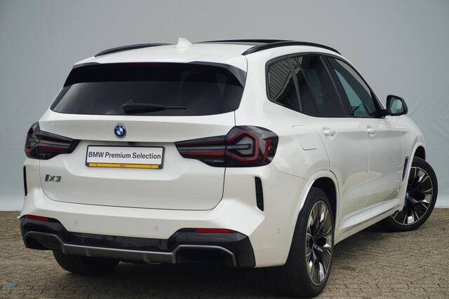 BMW X3 iX3 | High Executive | Laserlight | Trekhaak | Harman Kardon | Panoramadak | Head-Up Display