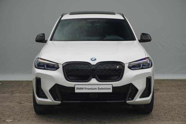 BMW X3 iX3 | High Executive | Laserlight | Trekhaak | Harman Kardon | Panoramadak | Head-Up Display