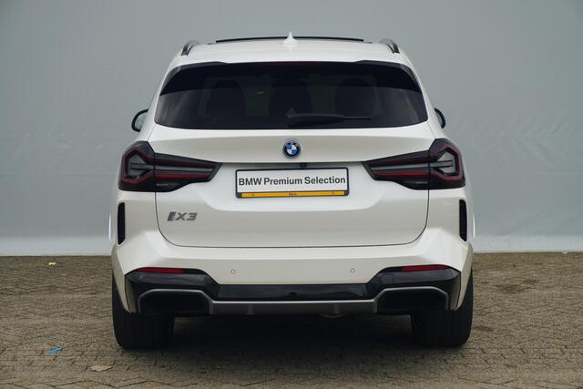 BMW X3 iX3 | High Executive | Laserlight | Trekhaak | Harman Kardon | Panoramadak | Head-Up Display