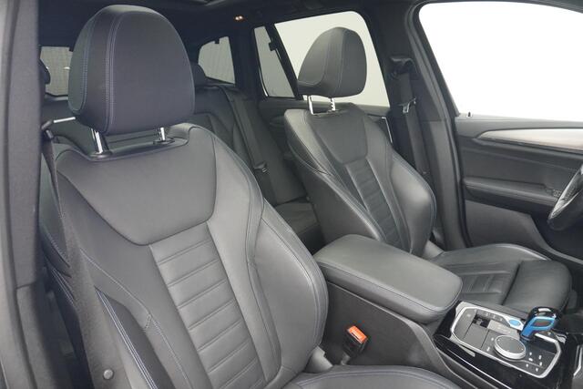 BMW X3 iX3 | High Executive | Laserlight | Trekhaak | Harman Kardon | Panoramadak | Head-Up Display