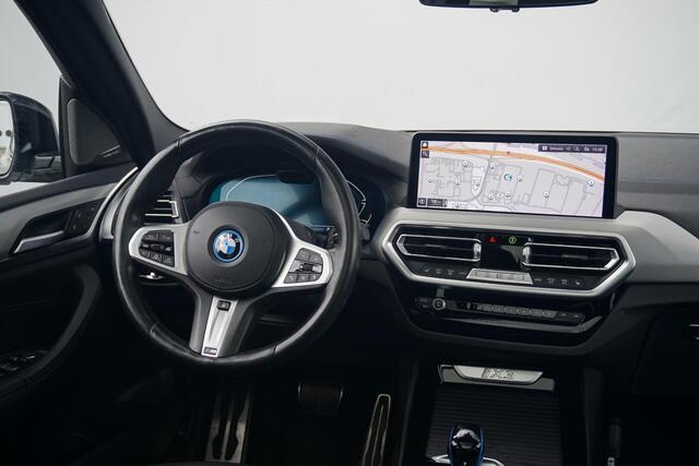 BMW X3 iX3 | High Executive | Laserlight | Trekhaak | Harman Kardon | Panoramadak | Head-Up Display