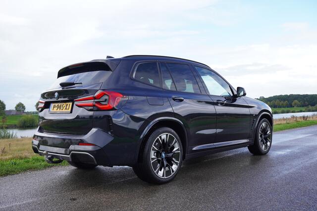 BMW X3 iX3 High Executive 80 kWh / SOH 93% / Panoramadak / Trekhaak / Harman Kardon /