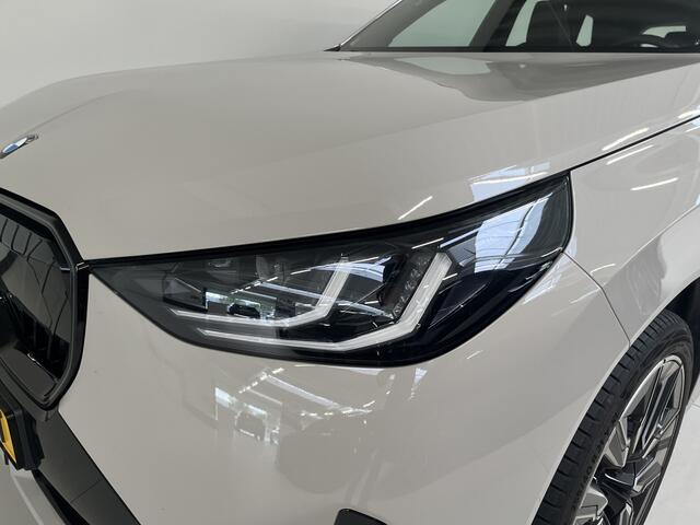 BMW X3 30e xDrive M-Sport Pro | 21" | Panorama | Trekhaak | Individual Leder | Pro Pack | Comfort Pack | Premium Pack