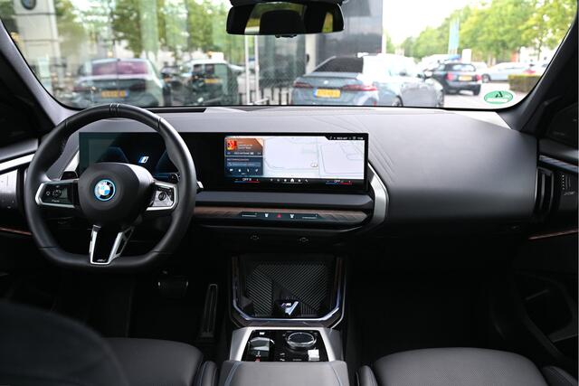 BMW X3 30e xDrive M Sport Automaat / Panoramadak / Trekhaak / Sportstoelen / Comfort Access / Adaptieve LED / Parking Assistant Plus / Stuurverwarming