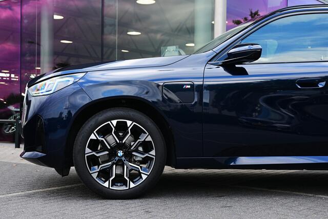 BMW X3 30e xDrive M Sport Automaat / Panoramadak / Trekhaak / Sportstoelen / Comfort Access / Adaptieve LED / Parking Assistant Plus / Stuurverwarming