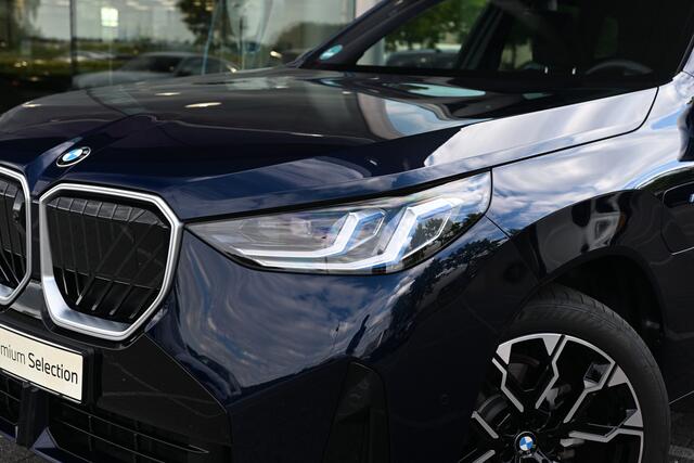 BMW X3 30e xDrive M Sport Automaat / Panoramadak / Trekhaak / Sportstoelen / Comfort Access / Adaptieve LED / Parking Assistant Plus / Stuurverwarming