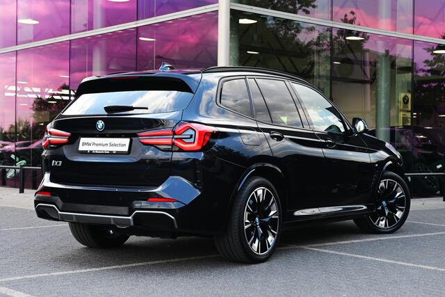 BMW X3 iX3 High Executive / Panoramadak / Trekhaak / Comfort Access / Sportstoelen / Head-Up / Harman Kardon / Adaptieve LED / Parking Assistant Plus