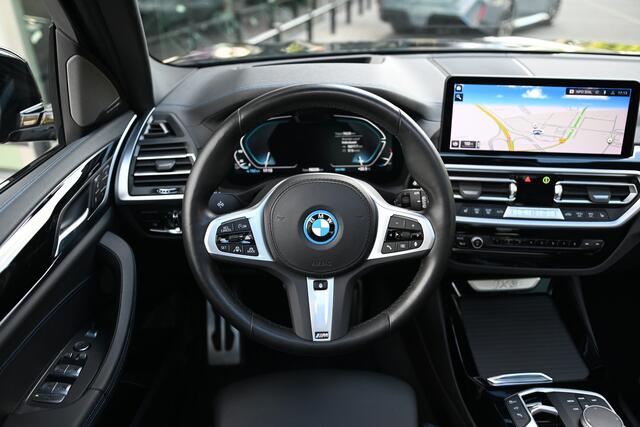 BMW X3 iX3 High Executive / Panoramadak / Trekhaak / Comfort Access / Sportstoelen / Head-Up / Harman Kardon / Adaptieve LED / Parking Assistant Plus