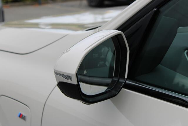 BMW X3 30e xDrive M Sport Automaat / Panoramadak / Sportstoelen / Comfort Access / Adaptieve LED / Harman Kardon