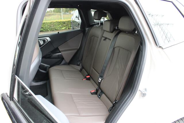 BMW X3 30e xDrive M Sport Automaat / Panoramadak / Sportstoelen / Comfort Access / Adaptieve LED / Harman Kardon