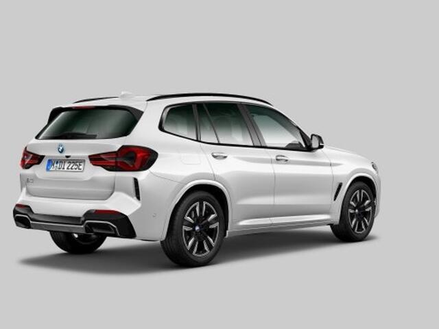 BMW X3 iX3 80 kWh M-Sport | Panoramadak | ACC