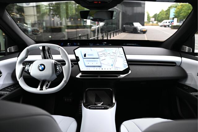 BMW X3 iX3 50 xDrive M Sport / Trekhaak / Panoramadak / 3D Head-Up / Harman-Kardon / Adaptieve LED
