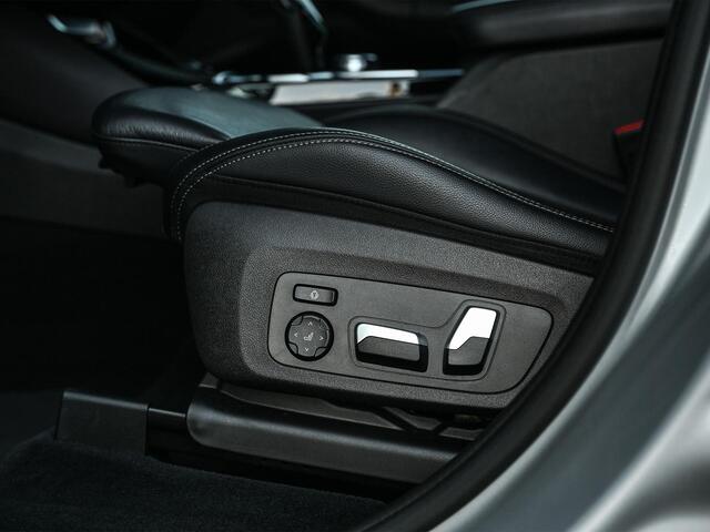 BMW X3 xDrive30e High Executive | Camera | Active Cruise | Memory Seat | Stoel + Stuurverwarming | Ambiance Interieur | BMW Gesture Control | Trekhaak | Apple Carplay |