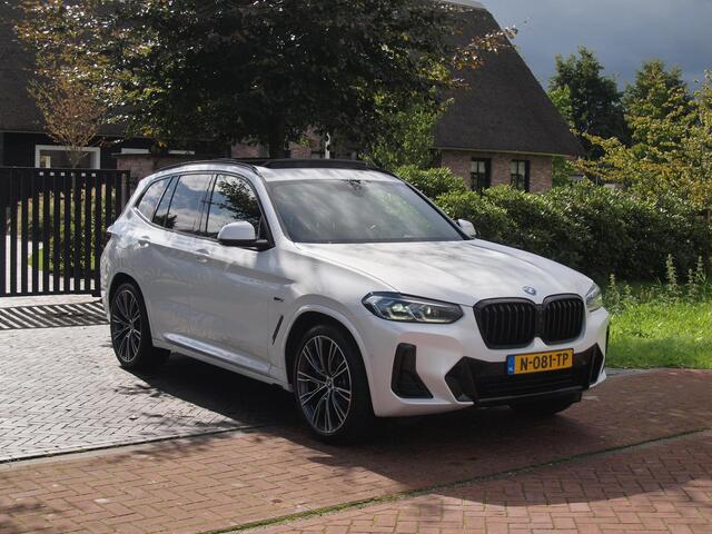BMW X3 xDrive30e Business Edition Plus | M-Pakket | Panoramadak | Trekhaak | Head-Up Display | 360 Camera | Sfeerverlichting | LED-Laser |