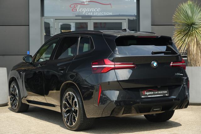 BMW X3 30e xDrive M Sport | 300PK | Pano | HUD | 360° | Harman Kardon | 20" | Keyless | Driving Assistant Professional | BMW X3 30e xDrive M Sport 300 PK Plug-in Hybrid met 2.0 viercilinder, panoramadak, Head-Up Display, 360° camera, Harman Kardon Premium Sound, 20-inch lichtmetalen velgen, Keyless Entry, Drivi