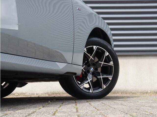 BMW X3 30e xDrive | M Sportpakket Pro | Panodak | Trekhaak | Head-Up | Parking Assistant Plus | Elektr. Stoelen | Driving Assistant Plus | Stoelventilatie | 19'' LMV