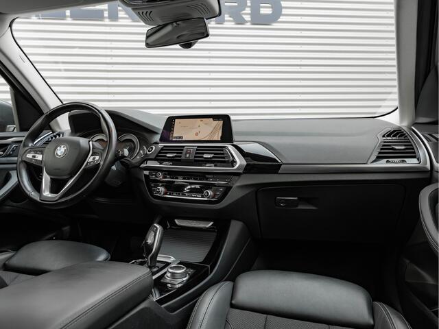 BMW X3 xDrive30e - Pano - Trekhaak - Camera - Sportstoelen - Stoelverwarming