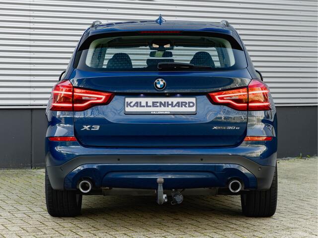BMW X3 xDrive30e - Pano - Trekhaak - Camera - Sportstoelen - Stoelverwarming
