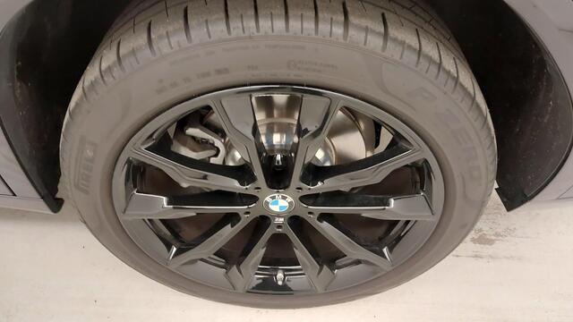 BMW X4 xDrive20i M-Sport | Stoelverwarming | Camera | 20"