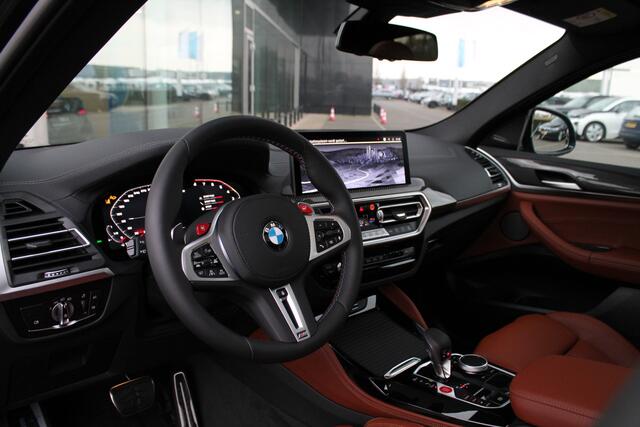 BMW X4 M Competition Automaat / Panoramadak / Trekhaak / M Sportstoelen / Adaptieve LED / Comfort Access / Parking Assistant Plus / M Compound remsysteem