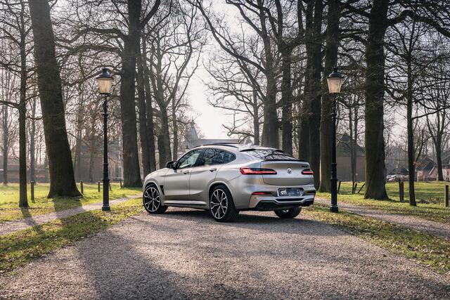 BMW X4 M Competition M Competition-pakket, Panoramadak elektrisch, Head-Up Display, Harman/Kardon, Elektrische trekhaak, Driving Assistant Plus, Navi Prof, DAB, LED, Eibach, etc.