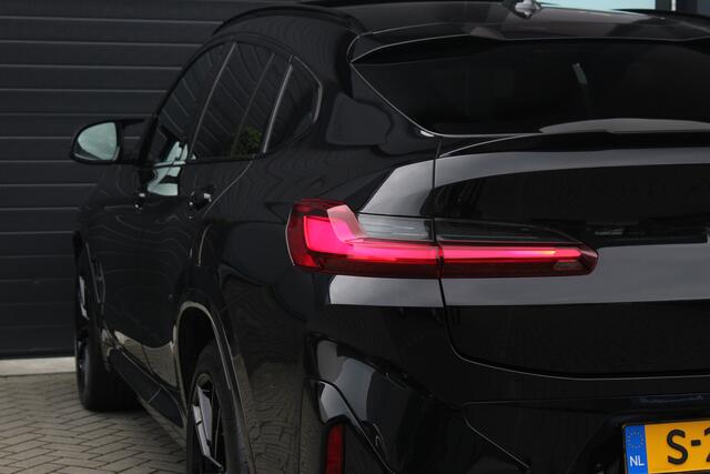 BMW X4 M Competition | Pano | Trekhaak | Carbon | Facelift