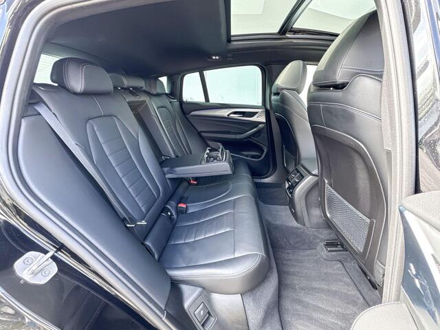 BMW X4 xDrive20i High Executive M-Sport Glazen Schuifdak / Getinte Ramen Achter / Binnen & Buitenspiegel Automatisch Dimmend / Stoelverwarming / Laser Light / Hifi